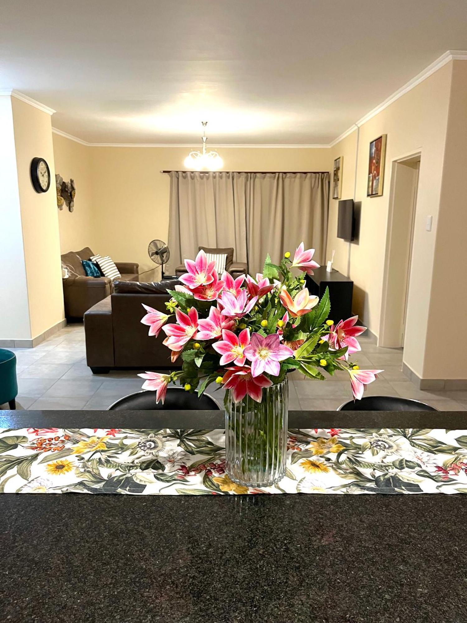 Rehoboth Ezulwini Suites Lobamba Luaran gambar